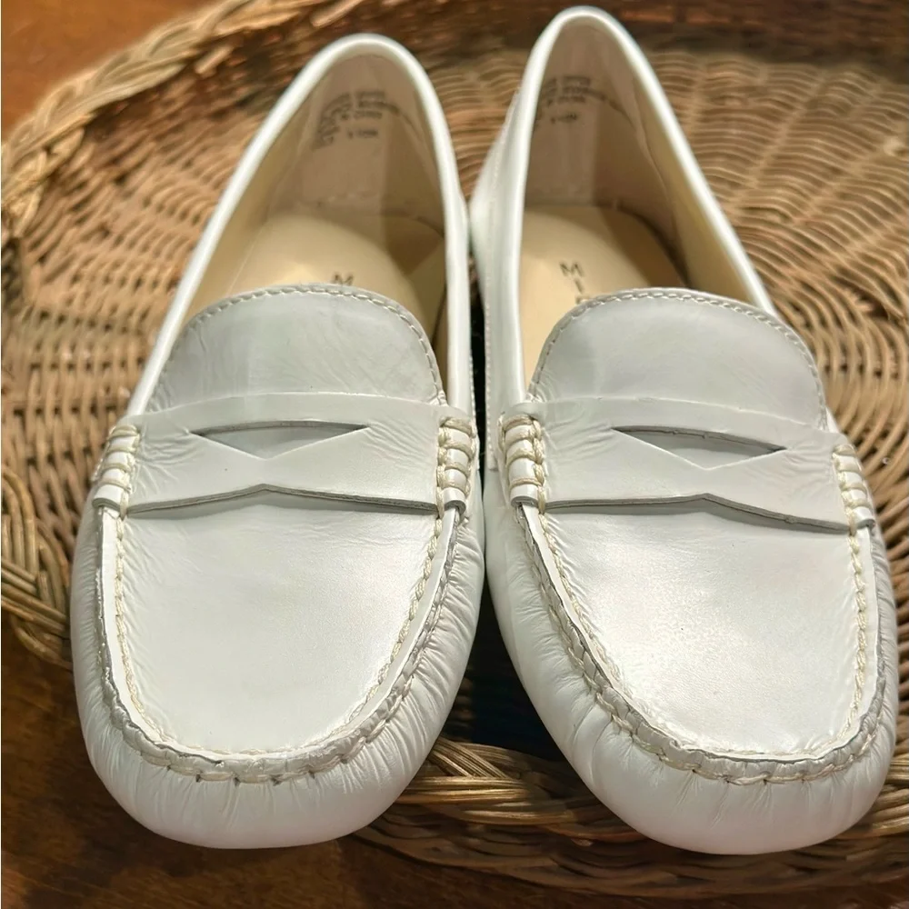 Michaels White Leather Summer Ready Slip On Driving Women's Loafers Flats